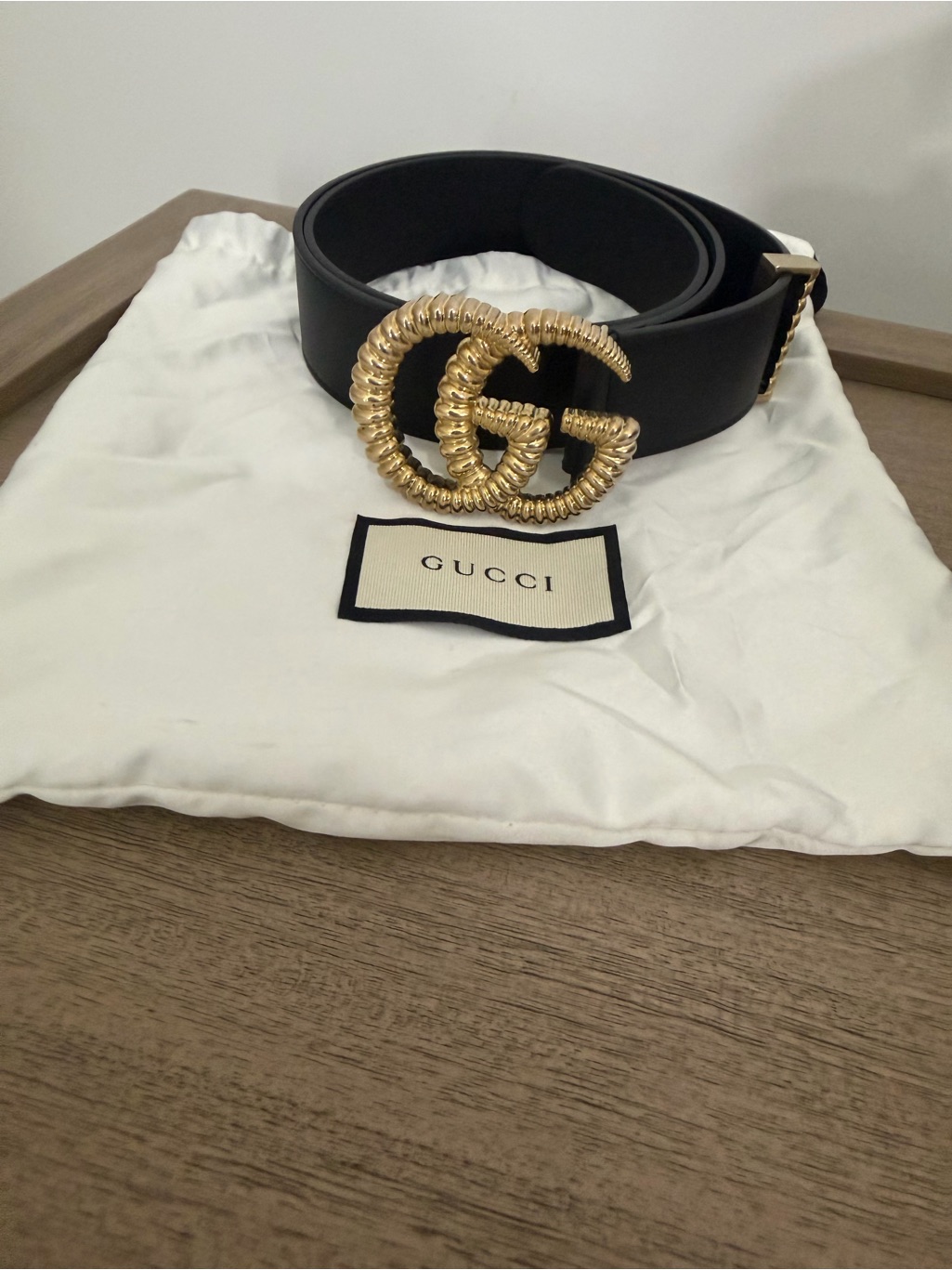 Gucci Black Leather Belt With Gold Textured Double-G Buckle